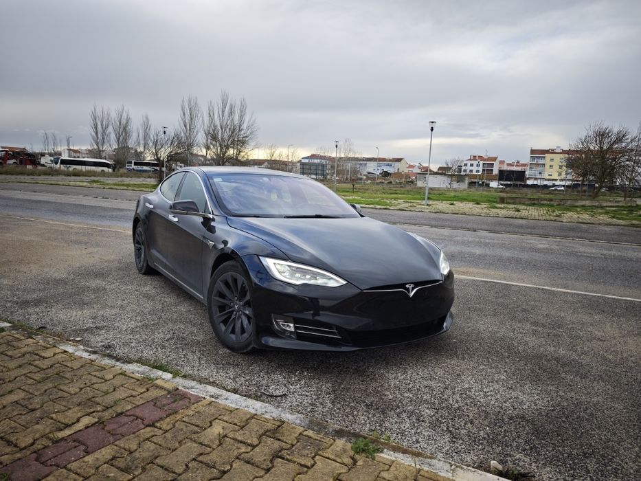 Tesla  Model  S .