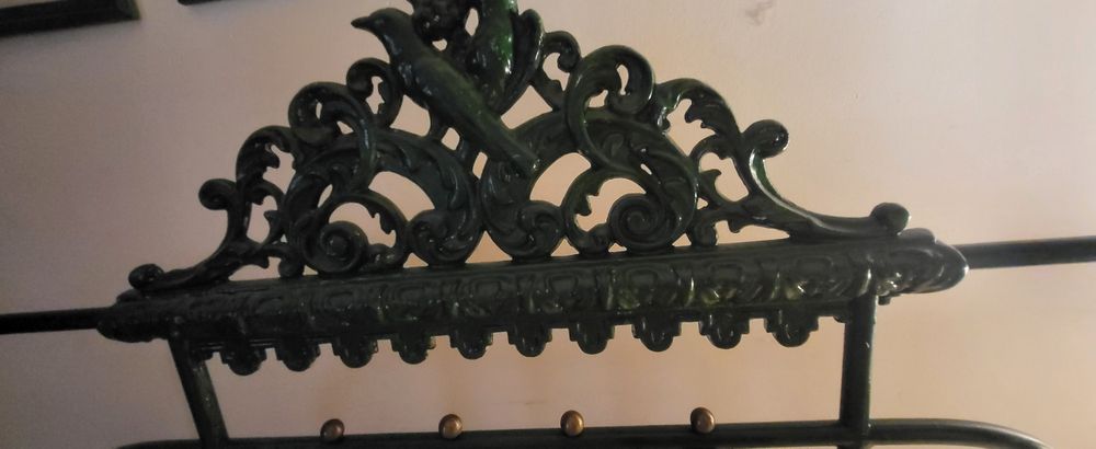 Cama de casal em ferro