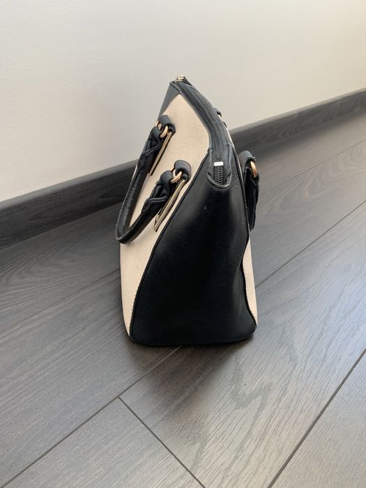 Сумка з ручками та ремінцем через плече