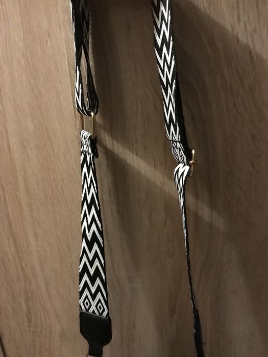 Torebka listonoszka Guess pojemna