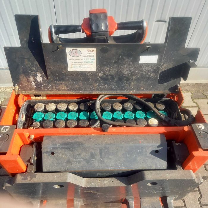 Wózek paletowy elektryczny linde T16L z ładowarką