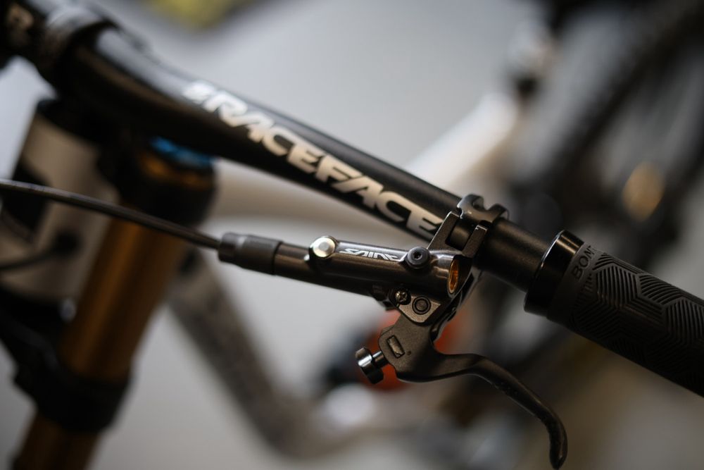 Saracen Myst Team mullet rower DH