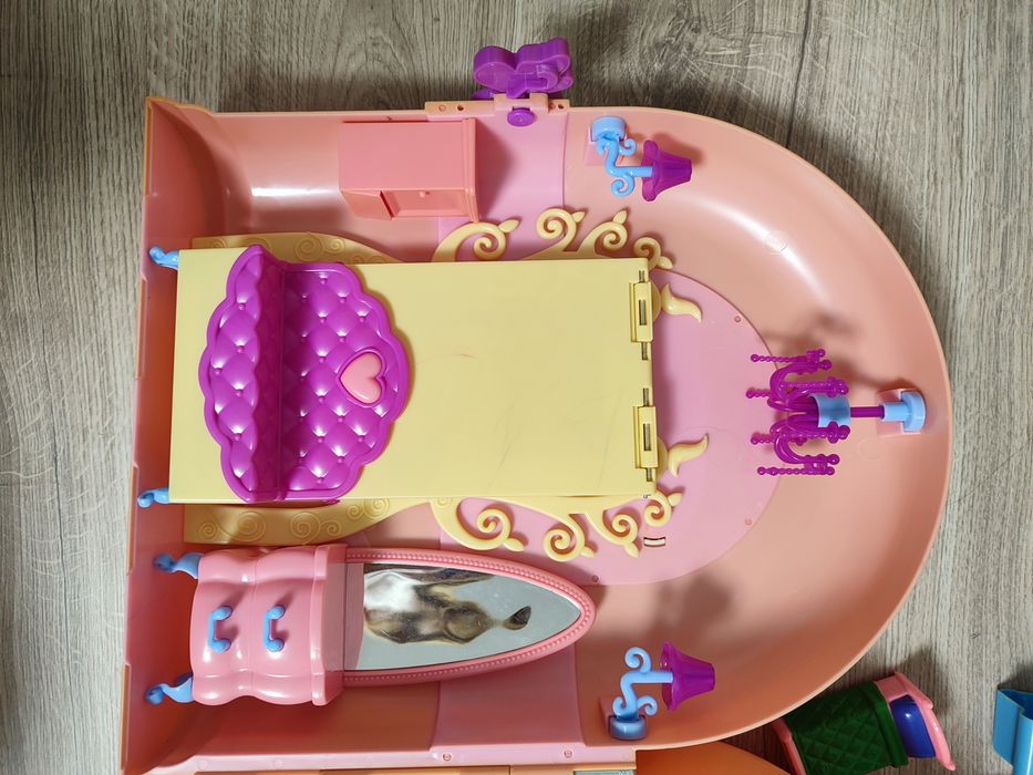 Чемодан домик для Барби