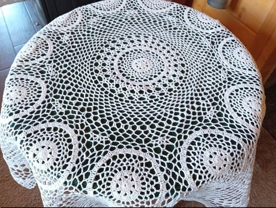 Obrus okrągły szydełko Średnica 120 cm