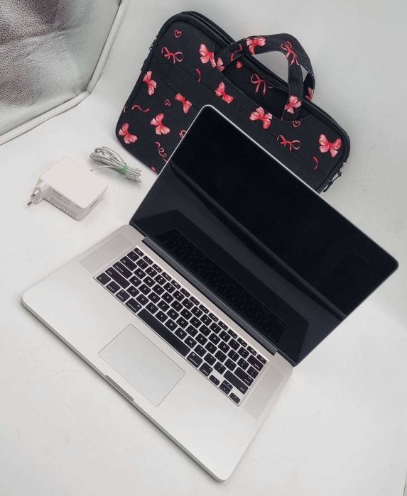 Apple Macbook PRO BIG SUR 11.7.1