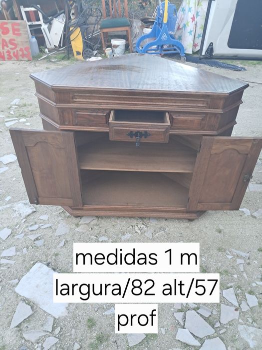 Cantoneira em madeira vintage