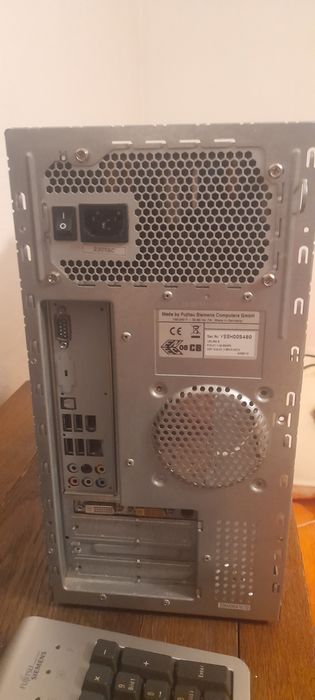 Komputer stacjonarny pc Fujitsu Siemens SCALEO H monitor gnr ts2200w