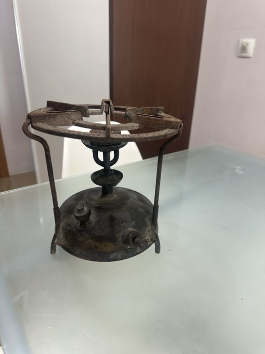 Fogareiro de petroleo antigo