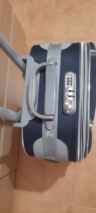 Troley pequeno em bom estado