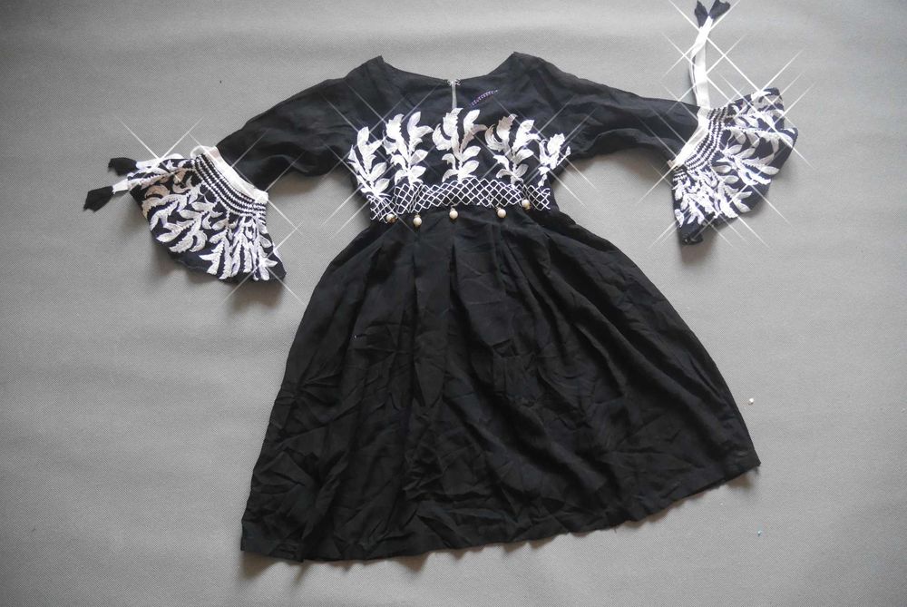 Детский индийский восточный костюм. 4-6 лет. Сари.