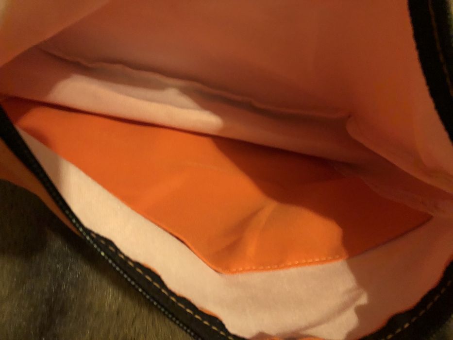 Mala com alça  ajustavel, fecho inteiro