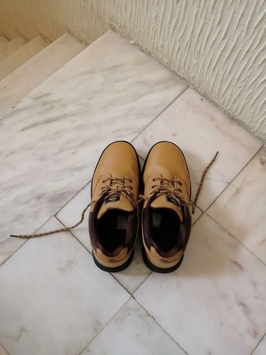 Sapatos  usados 2 vezes, Dunlop nr42 para trabalho com biqueira de aço