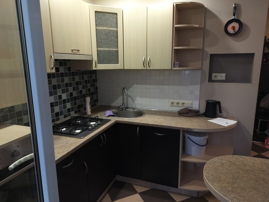 Газовий котел біля лісу