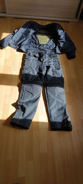 Odzież kompletnia na motocykl