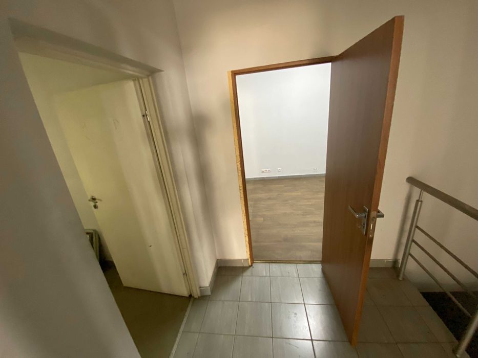 Комерційні та складські площі, офісні приміщення