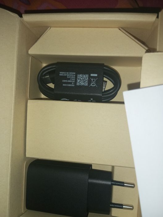 Продаю новий смартфон.