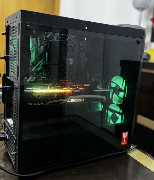 PC gamer AMD ryzen 7 5800x, RX 7600 XT, 16GB RAM