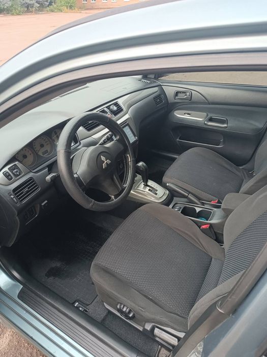 Mitsubishi lancer 9