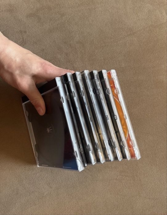 8 capas para CD/DVD novas.