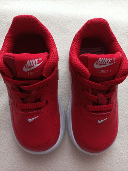 Buty sportowe letnie lekkie adidasy Nike dla dziecka czerwone 22 NOWE