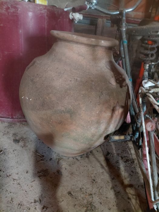 Talhas de barro muito antigas