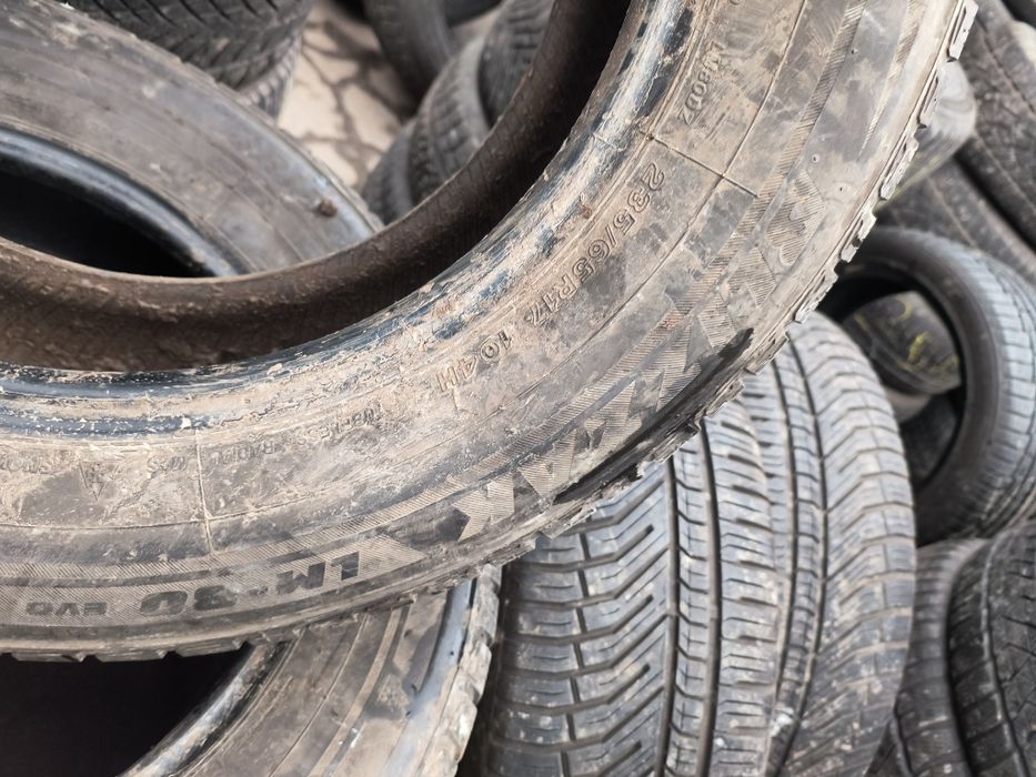 235/65R17 Bridgestone зимовий комплект