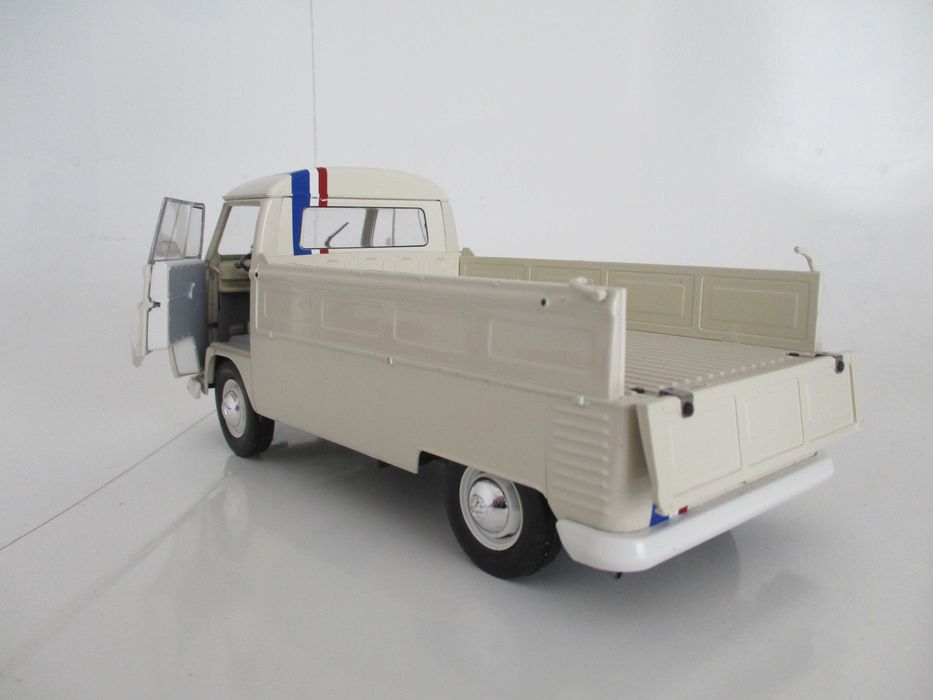 Miniatura de Coleção VOLKSWAGEN T1 PICK UP escala 1.18