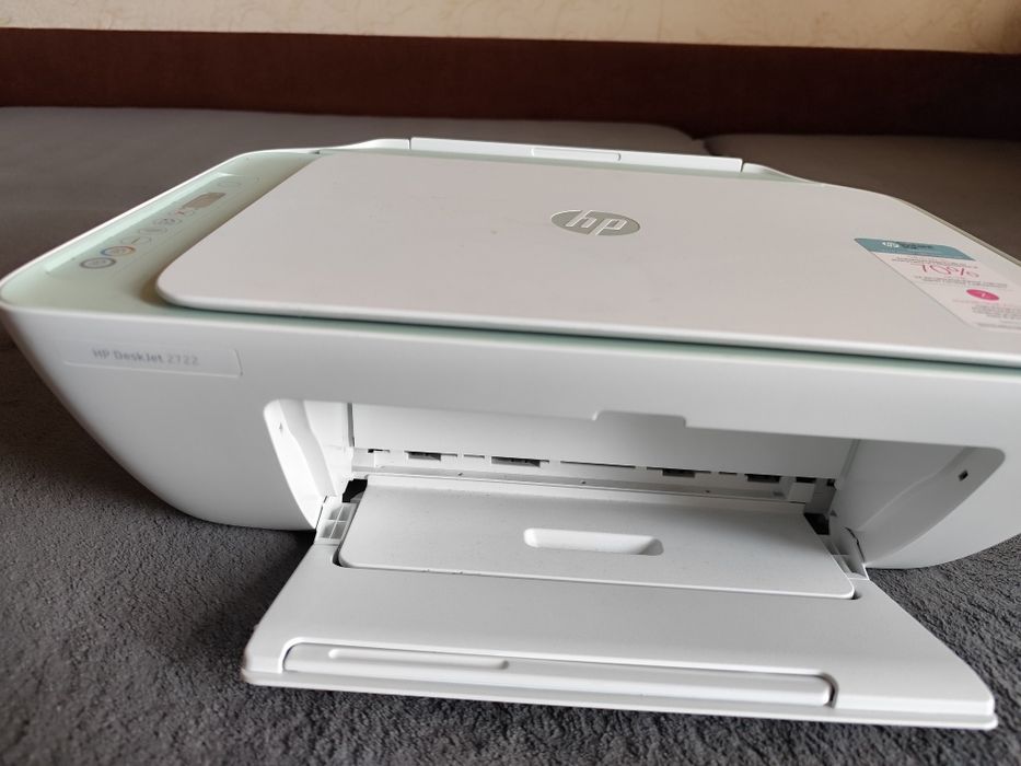 Принтер HP DeskJet 2722.
