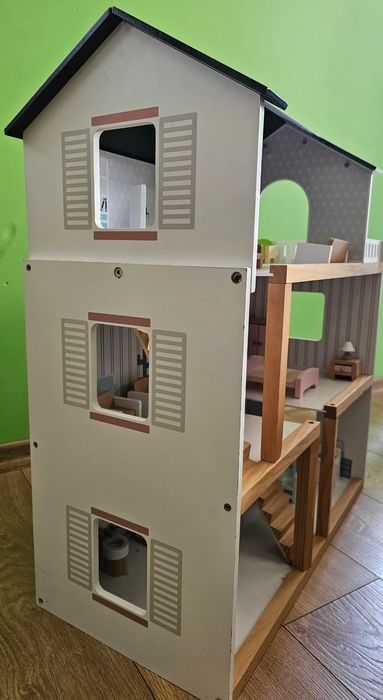 Duży drewniany domek dla lalek - 3 piętra