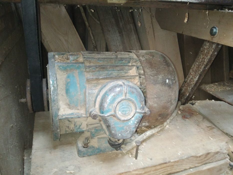 ЕЛЕКТРОМОТОРИ Станок по дереву