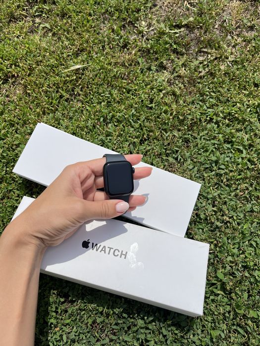 Apple Watch SE2  (носились місяць, стан нових)