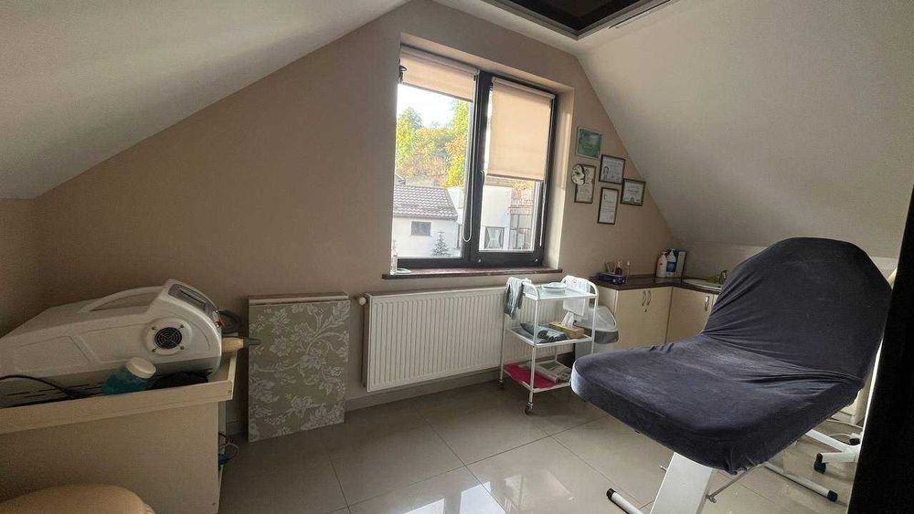 Оренда кабінетів у салоні краси на вул. Замарстинівська