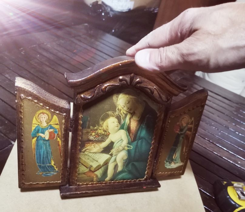 Imagem religiosa tripartida