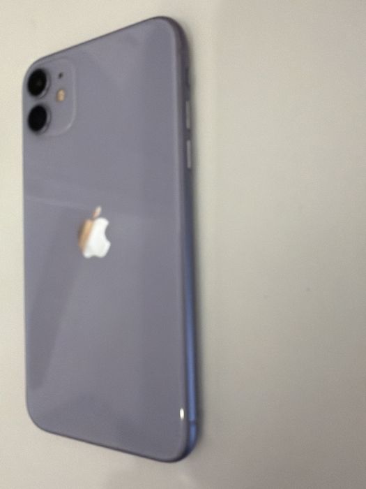 Iphone 11 com cabo para carregar64752396056323121