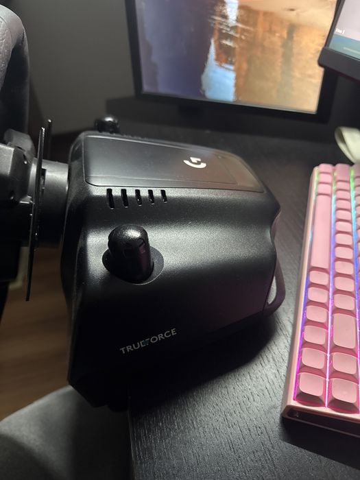 Volante g923 literalmento novo ( usado 2x )  / mufanças incluido