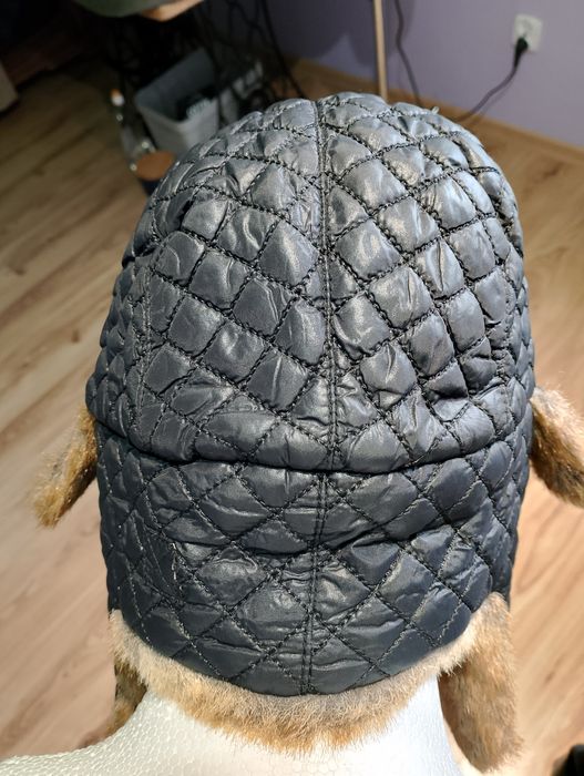 Czarna Czapka Zimowa Uszatka Pilotka Ze Sztucznym Futrem Barts