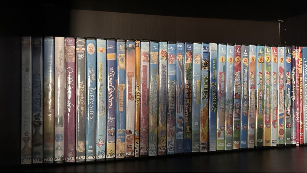 Vendo coleção de dvd’s de desenhos animados e alguns filmes
