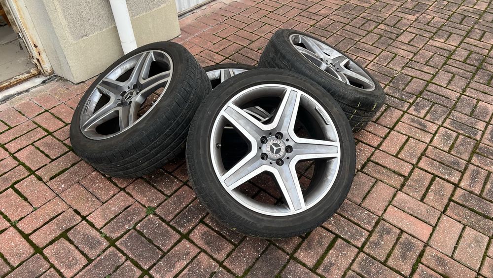 Koła Mercedes-Benz OEM 19 AMG 8JX19 H2 ET43.5 GLA