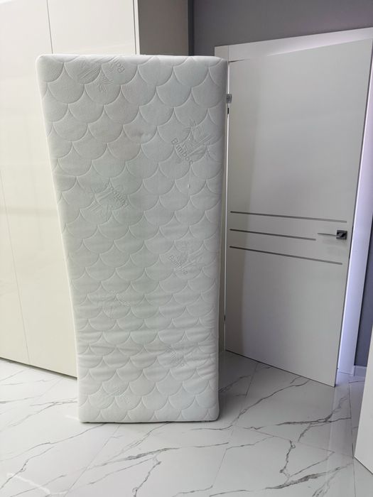 Кровать и матрас