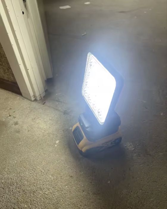 Лампа Прожектор Dewalt 18V