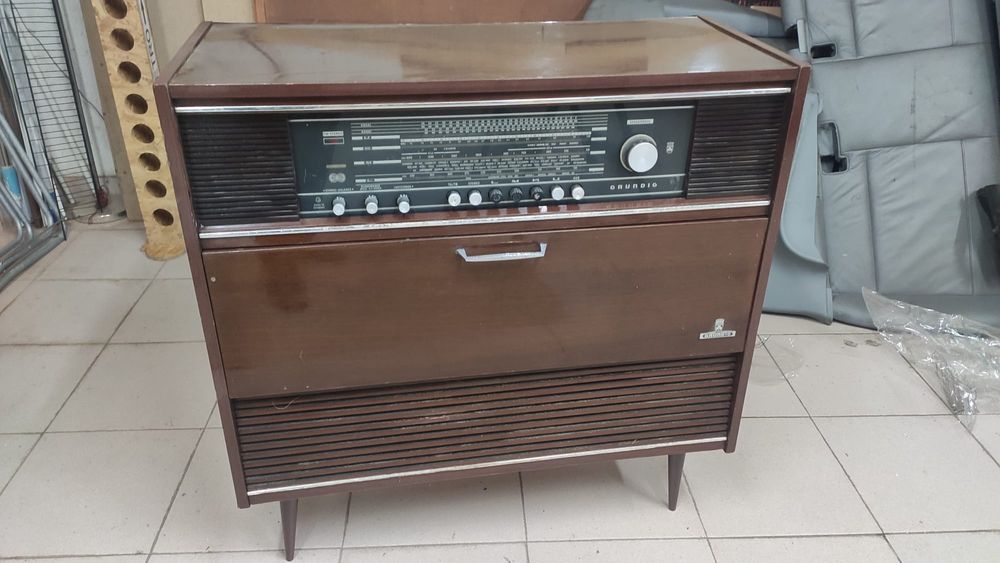 Móvel Aparelhagem  Grundig vintage dos anos 70