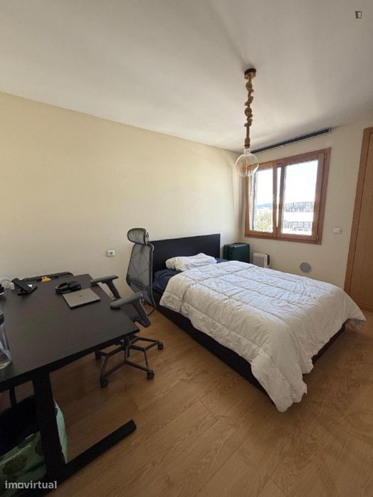 Quarto - localizado em Lisbon