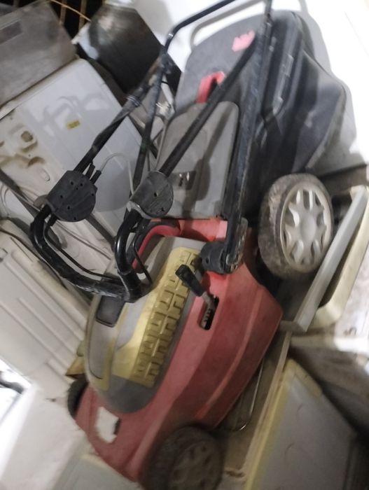 Газонокосилка. Газонокосарка.