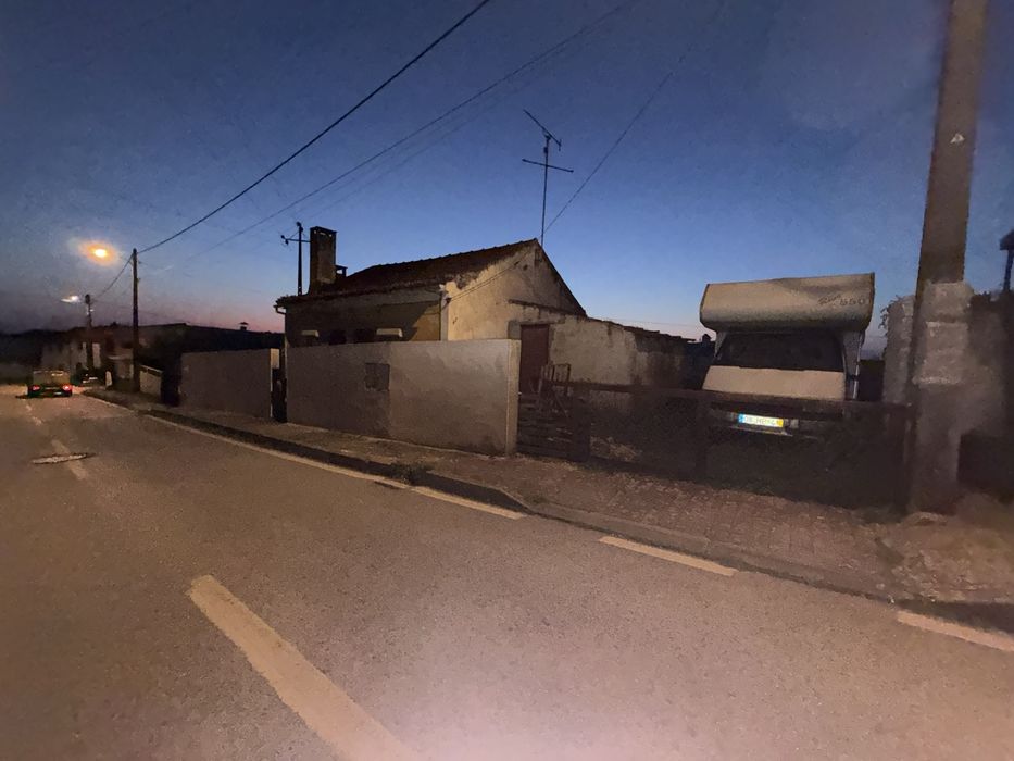Moradia para recuperar com 650m2 de terreno