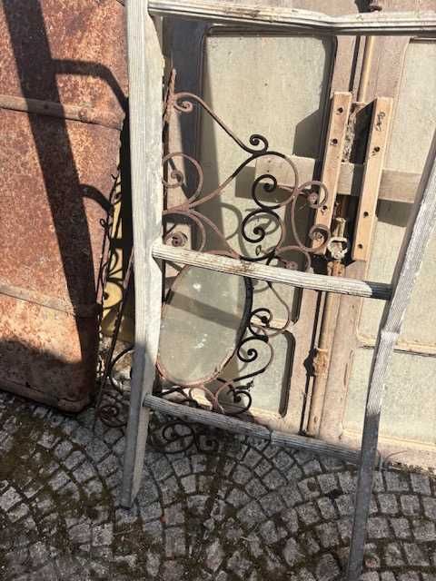 peça decorativa antiga para entrada de casa com espelho