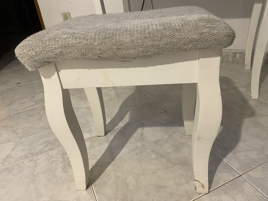 Toucador branco com banco