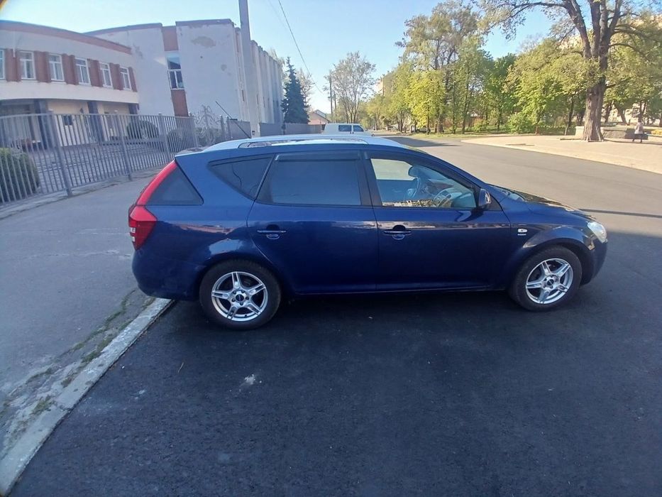 Продам машину Kia Ceed 2008