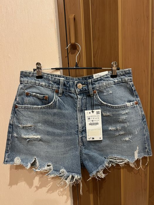 Джинсові шорти фірми Zara