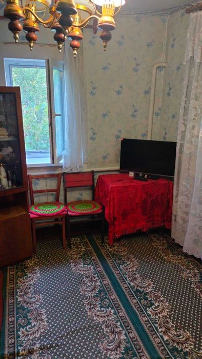 Продам недорого газифікований будинок з ділянкою,гаражем за сертифікат