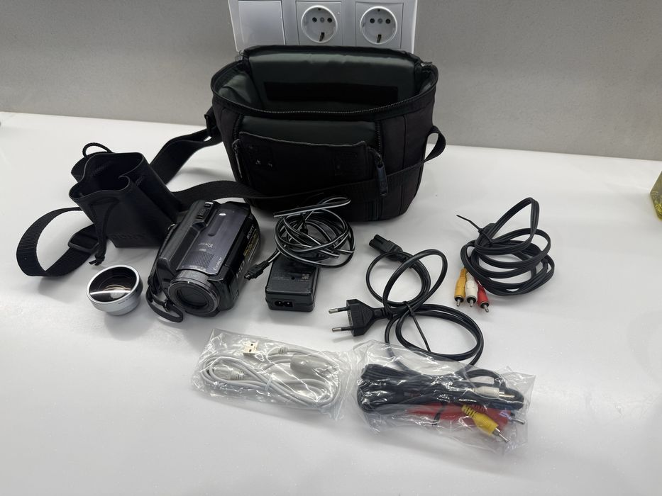Видеокамера Sony HDR XR-100E 80 gb + широкоугольный объектив Sony